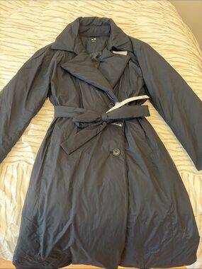 Uniqlo Black Belted Puffer Trench Coat - Size Small